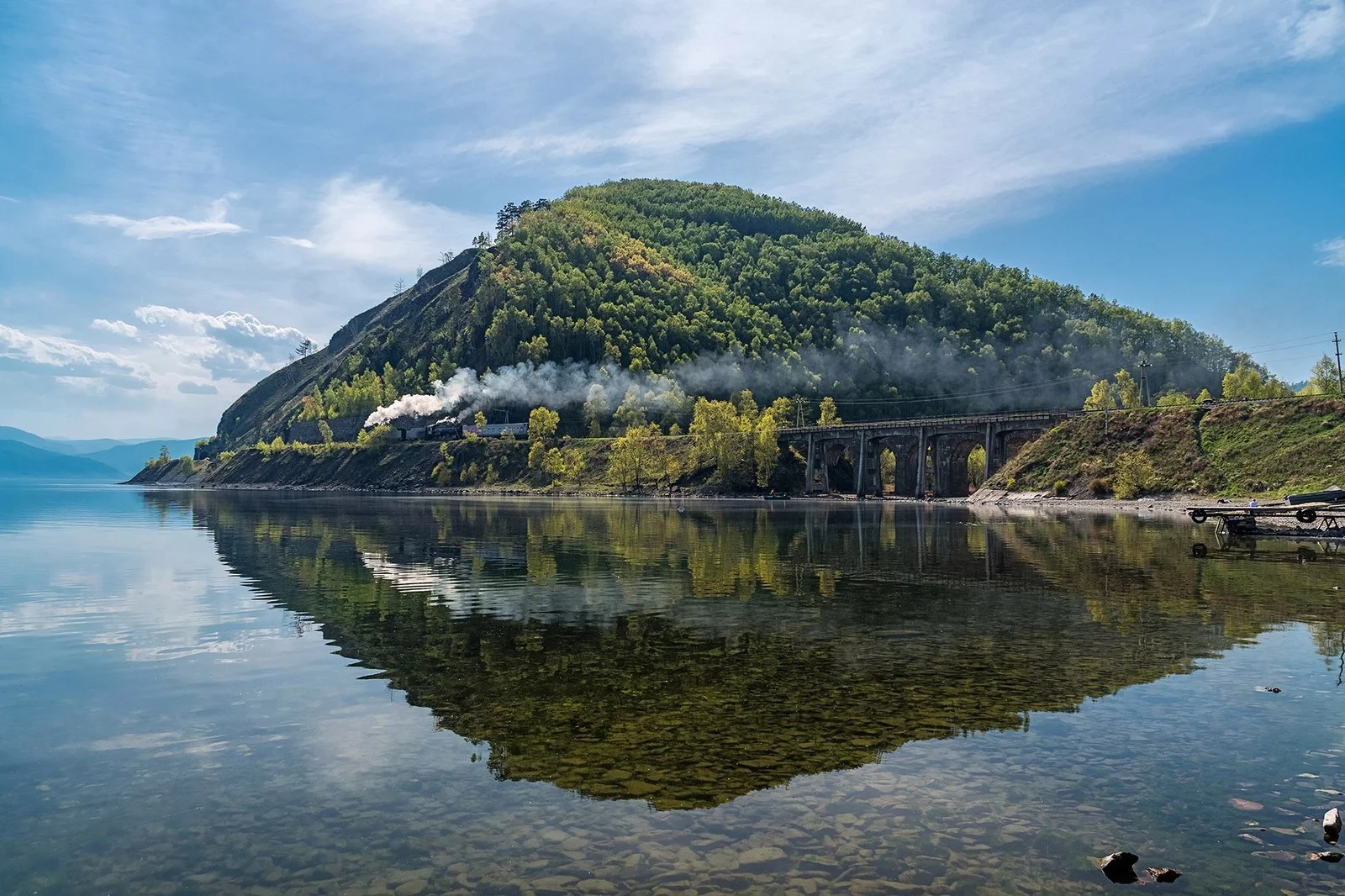 пеший поход на каменных залив