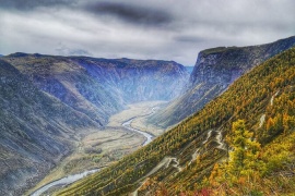 пеший поход на каменных залив