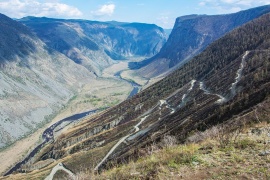 пеший поход на каменных залив